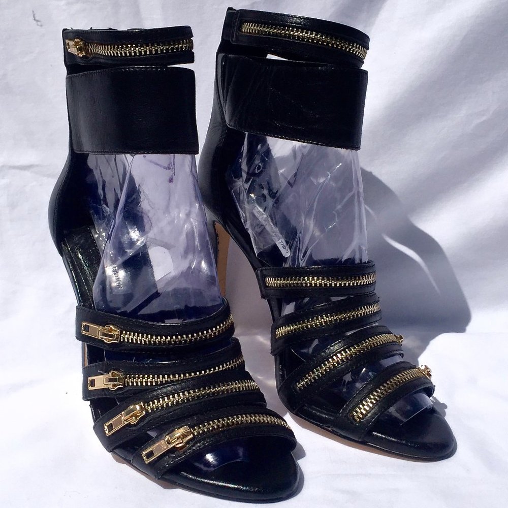 NWOB BCBGMAXAZRIA Gladiator Heels SZ. 7